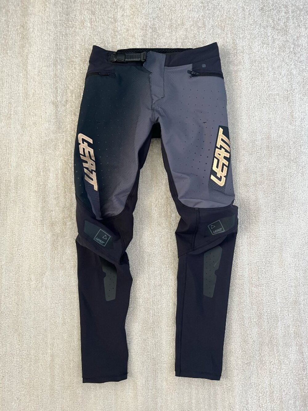 Leatt Youth Gravity 4.0 MTB Pants Kids XL Grey Black
